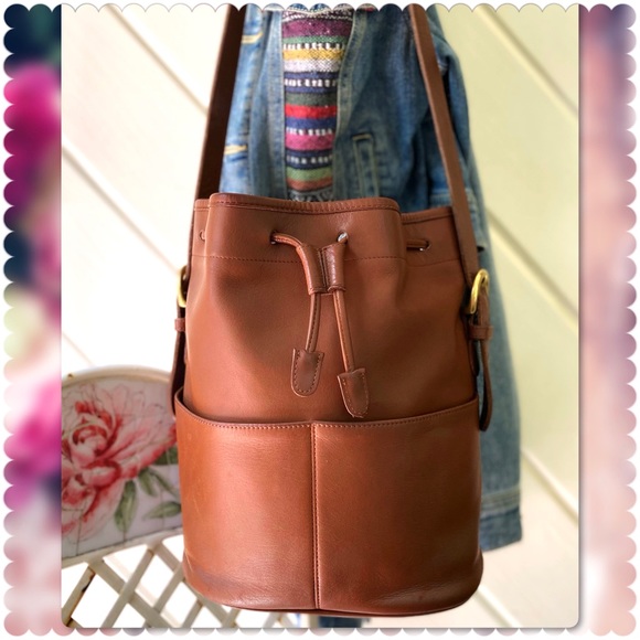 Coach Handbags - VINTAGE COACH THOMPSON BRITISH TAN LEATHER EQUESTRIAN DRAWSTRING BUCKET BAG 4151